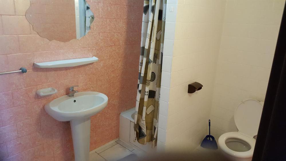 Kleines Zweibettzimmer
