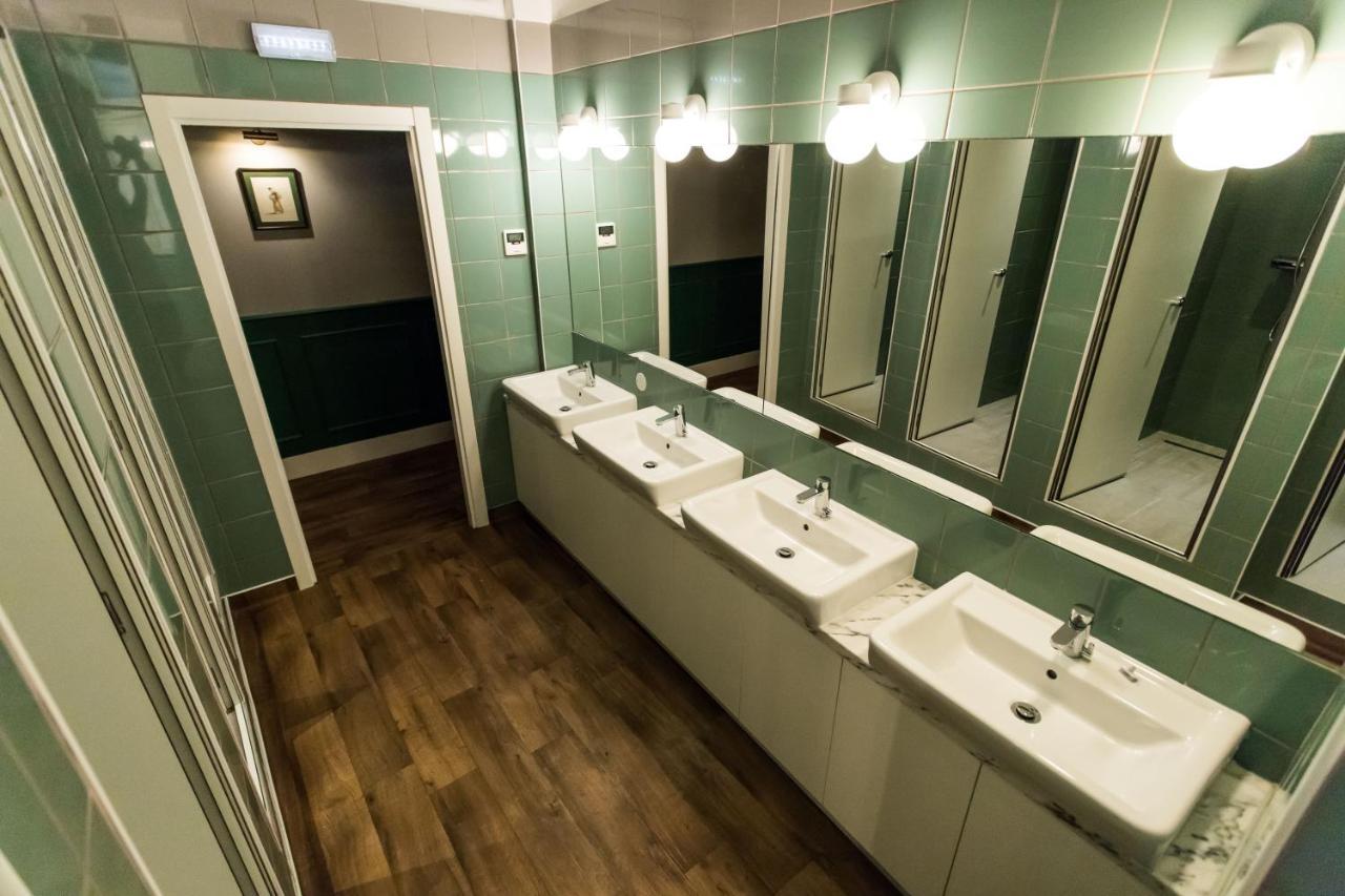 Bett im Frauenschlafsaal mit 6 Betten