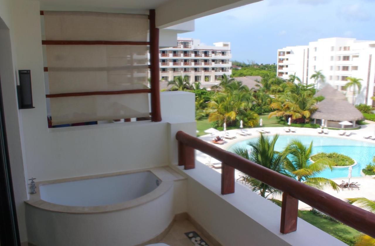 Junior Suite mit Poolblick