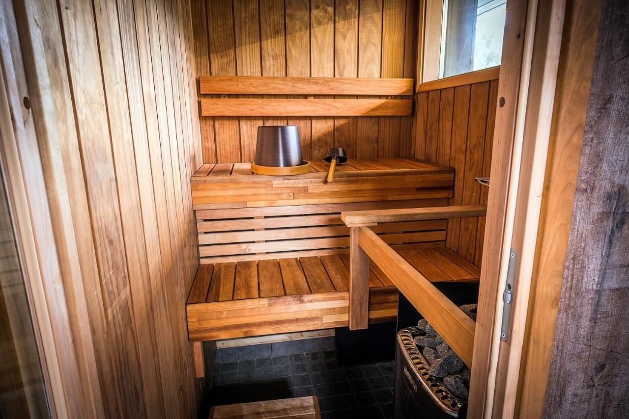 Suite mit Seeblick und Zugang zum Wellnessbereich