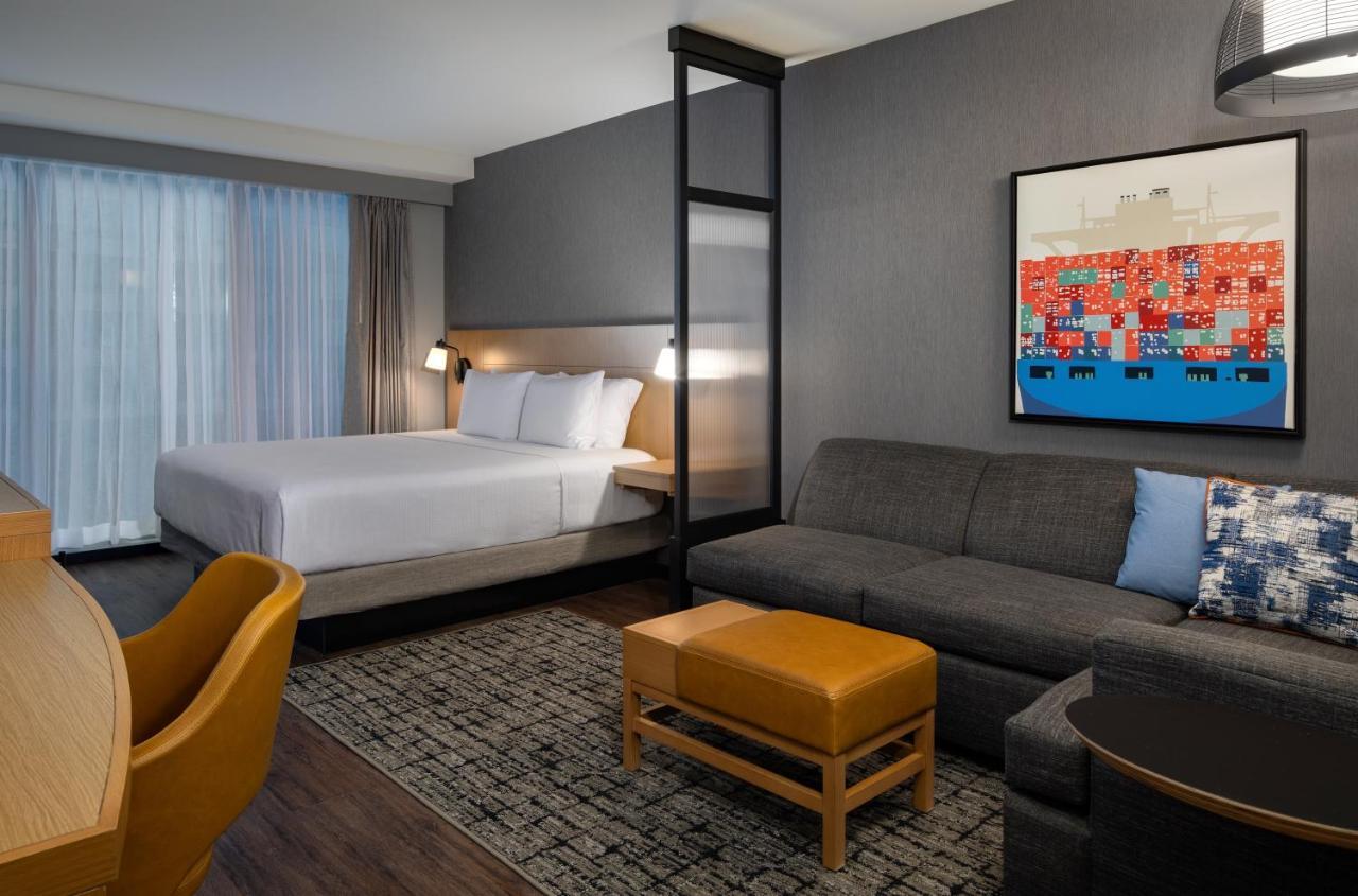 Standard Zimmer mit Kingsize-Bett und Schlafsofa