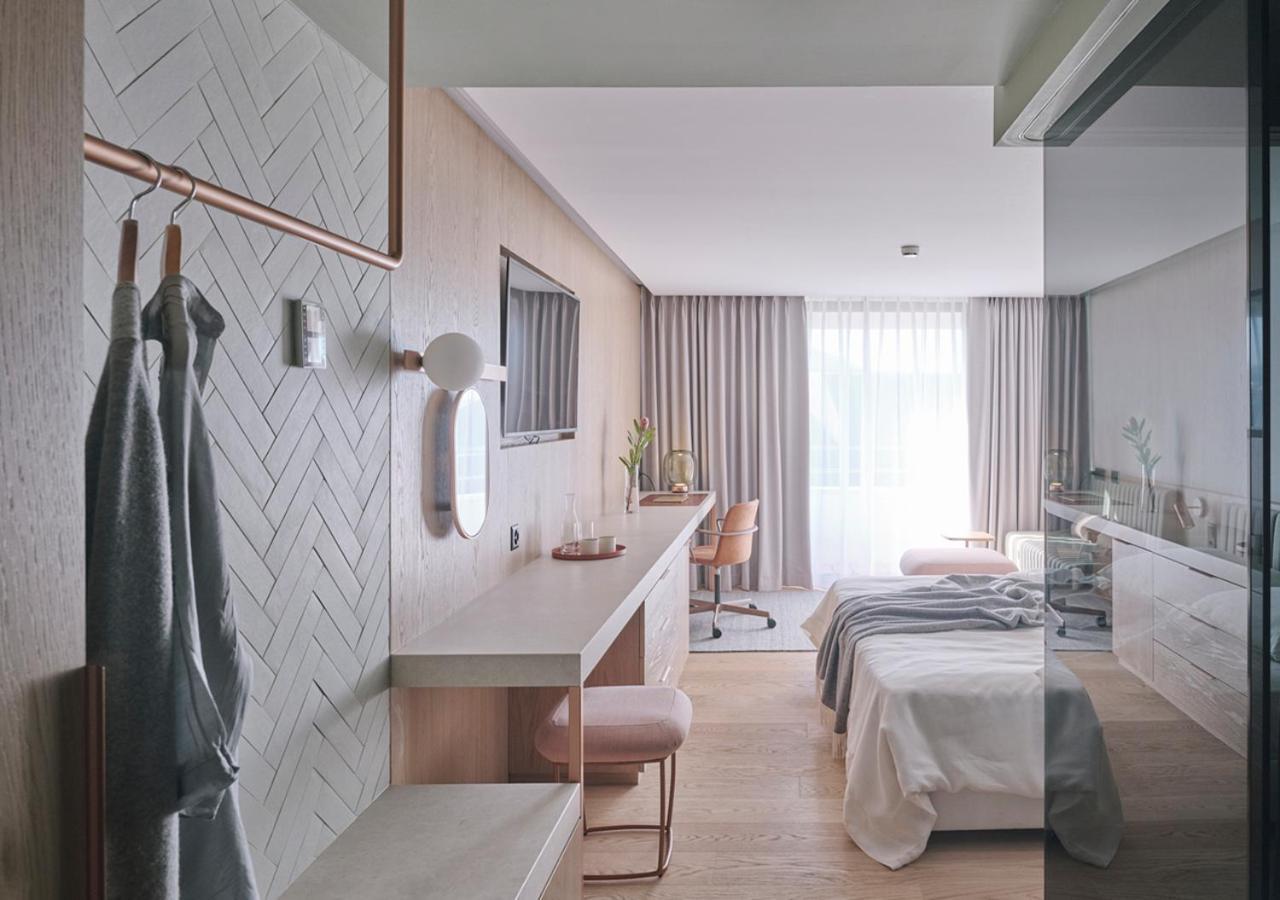 Swiss Advantage Zimmer mit Kigsize-Bett und Schlafsofa