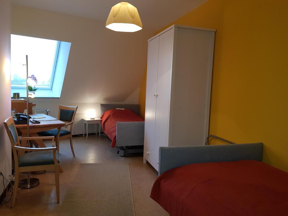 Zweibettzimmer mit eigenem Bad