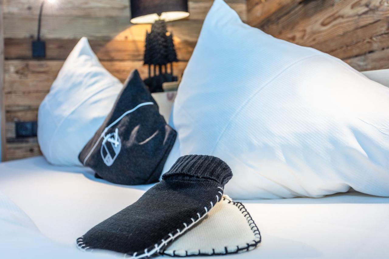 Chalet-Suite mit Badewanne und Küchenzeile