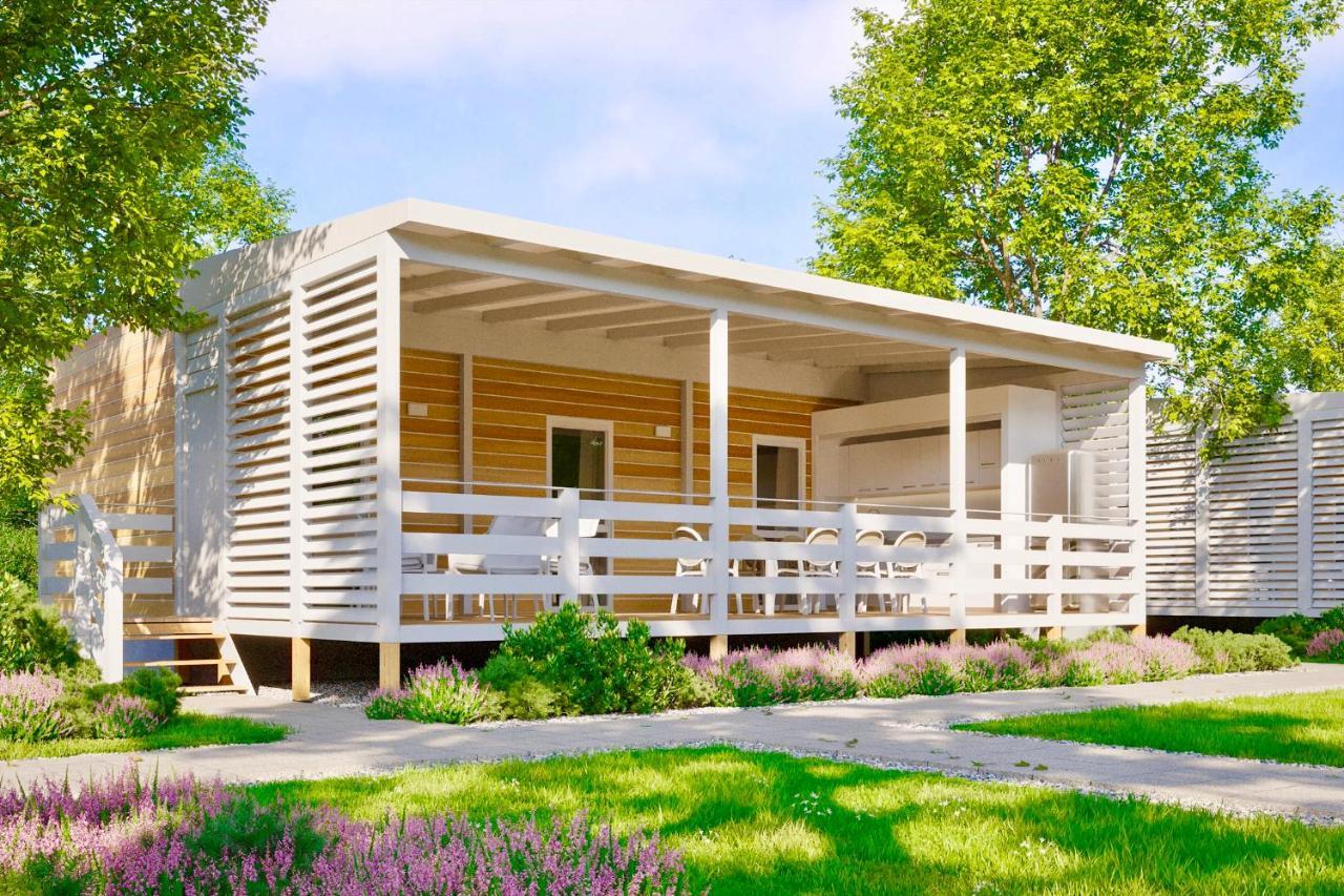 Großes Executive Mobilheim - Gartenblick