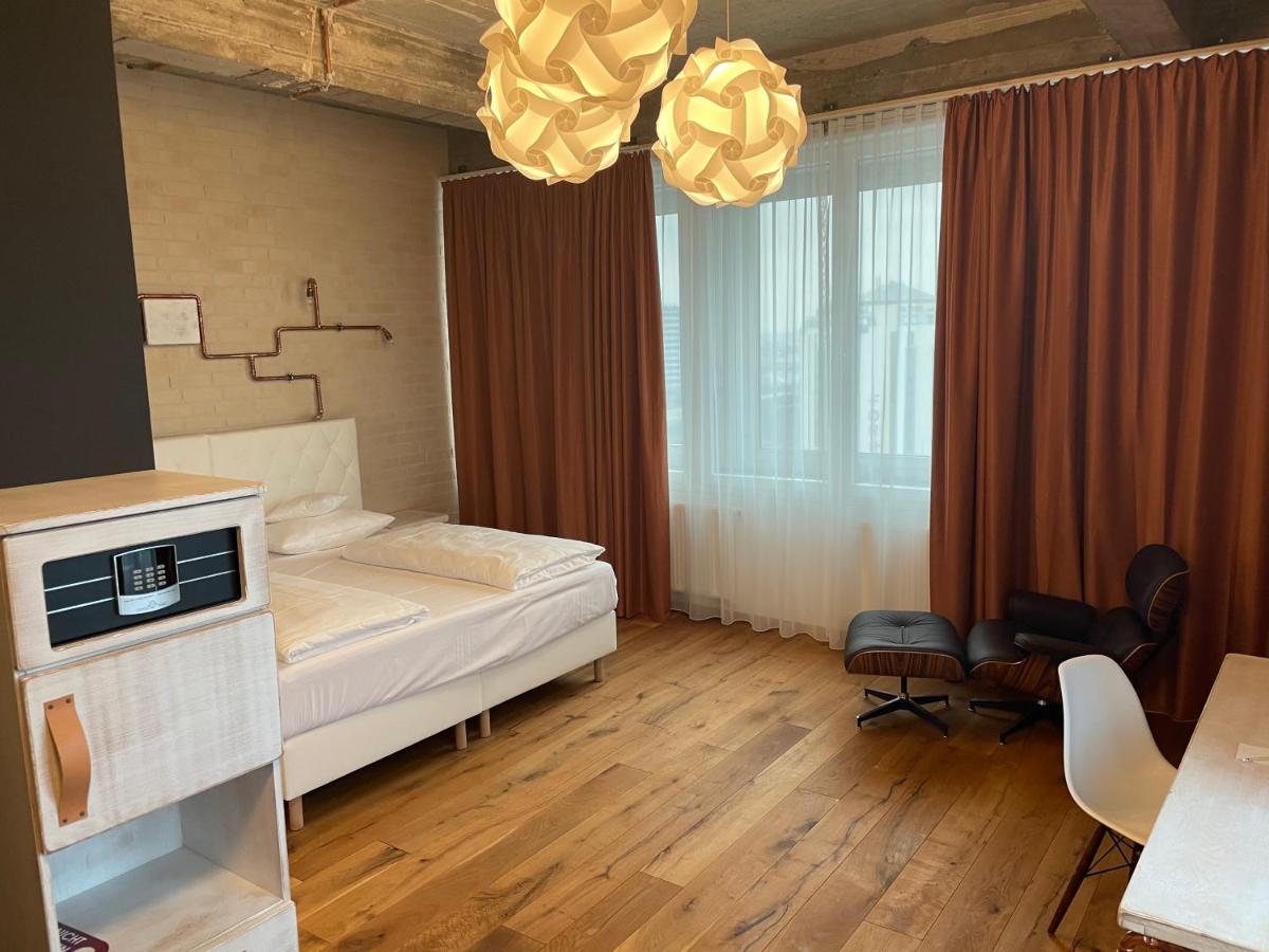 Business Zimmer mit Queensize-Bett und Aussicht