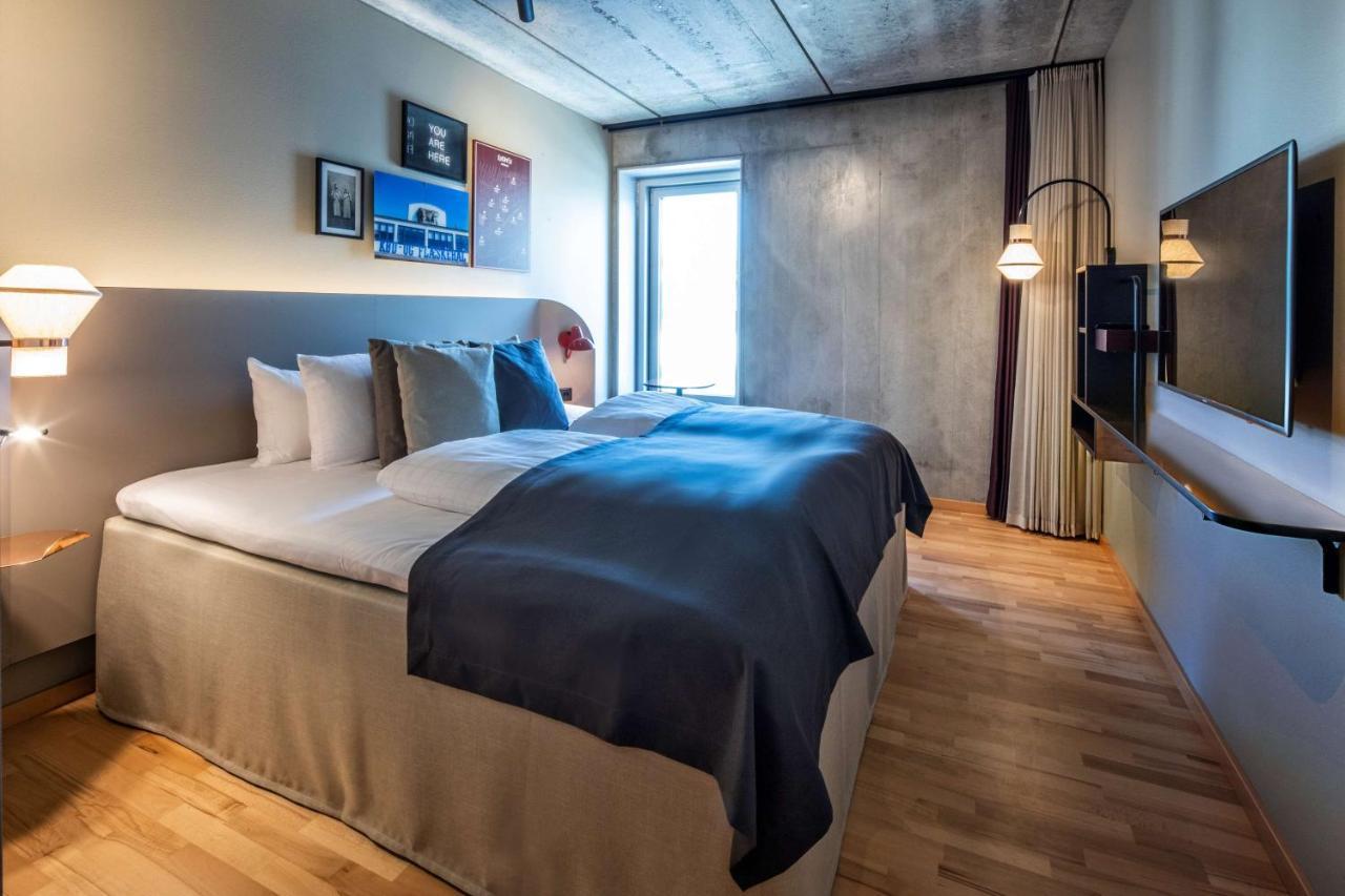 Standard Zimmer mit Kingsize-Bett