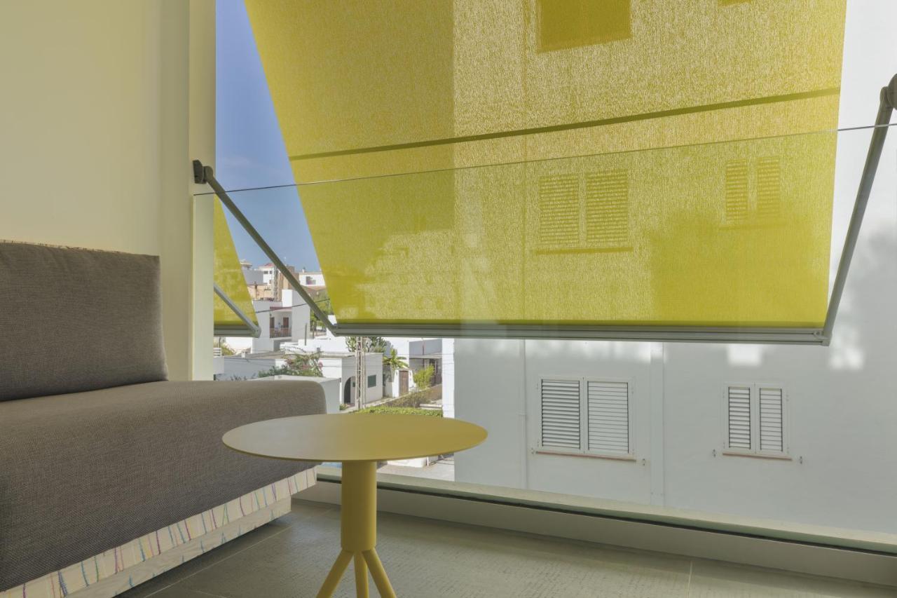 Deluxe Zimmer mit Kingsize-Bett, Balkon und Stadtblick