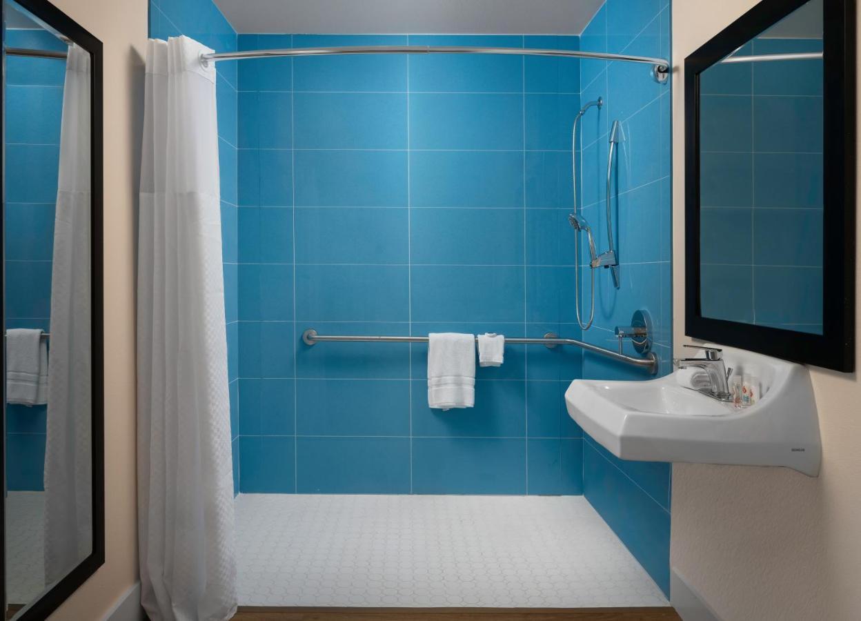 1 Queen Bed | Mobility Accessible Oceanside New 60s Retro-Style Decor