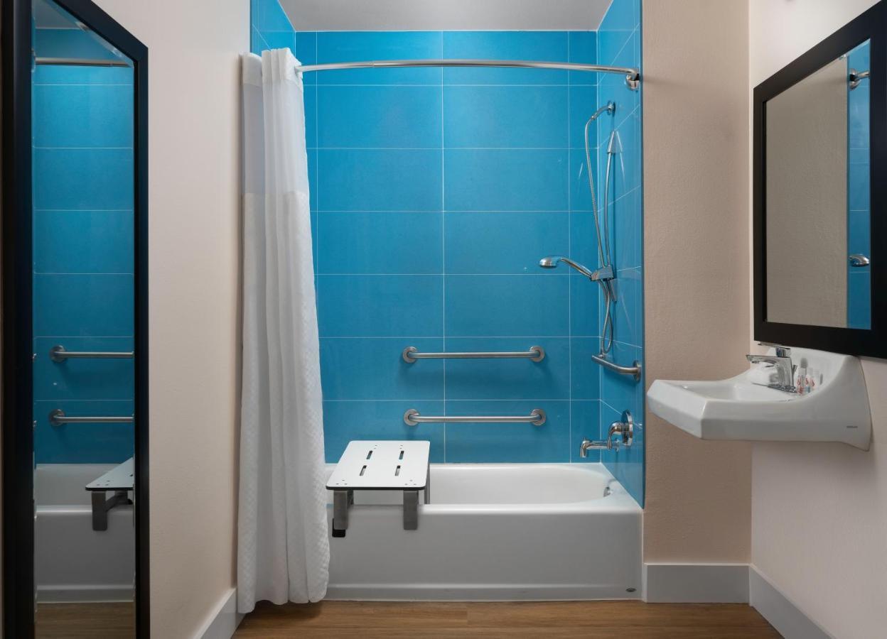 1 Queen Bed | Mobility Accessible Oceanside New 60s Retro-Style Decor