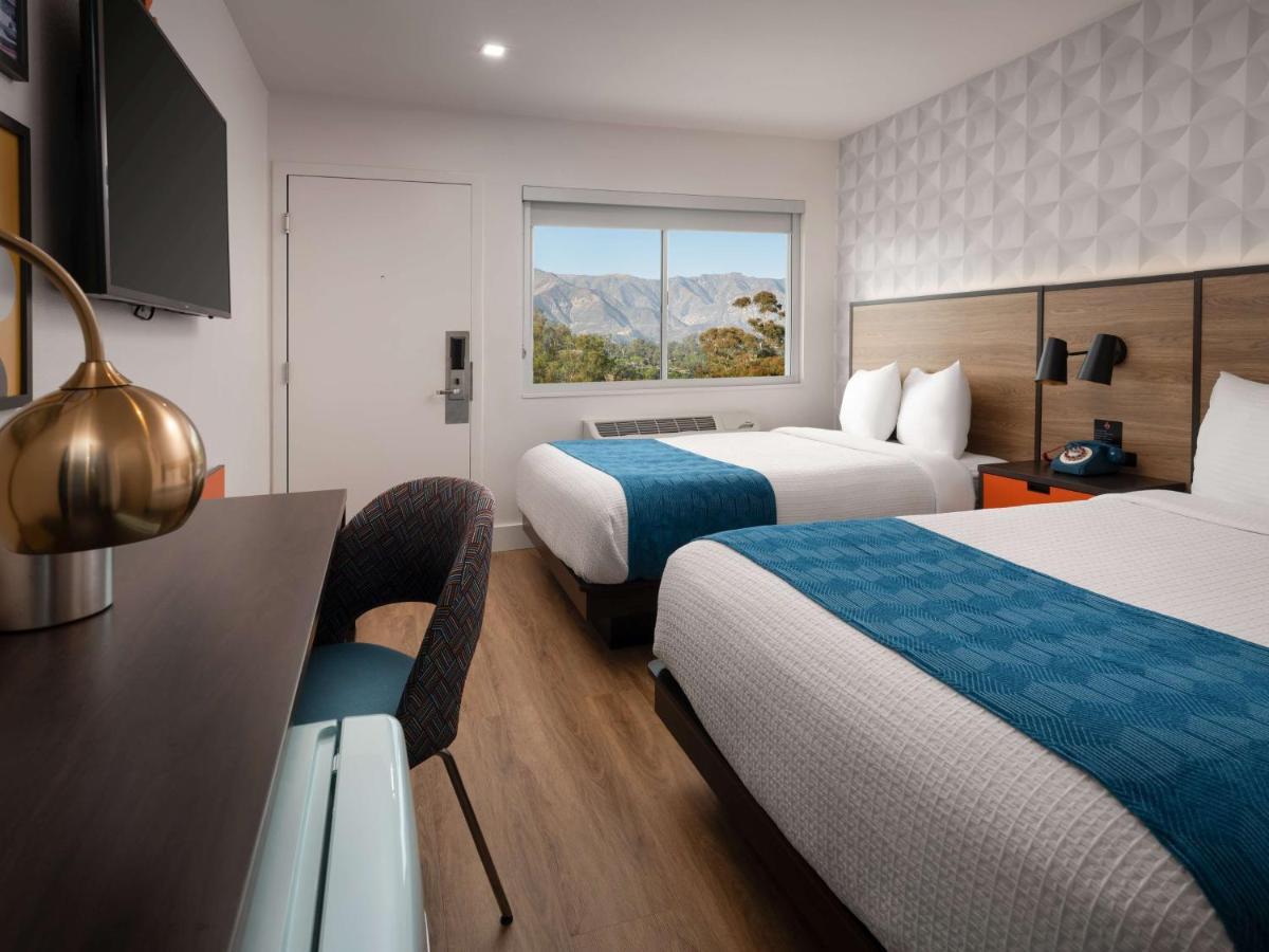 1 Queen Bed | Mobility Accessible Oceanside New 60s Retro-Style Decor