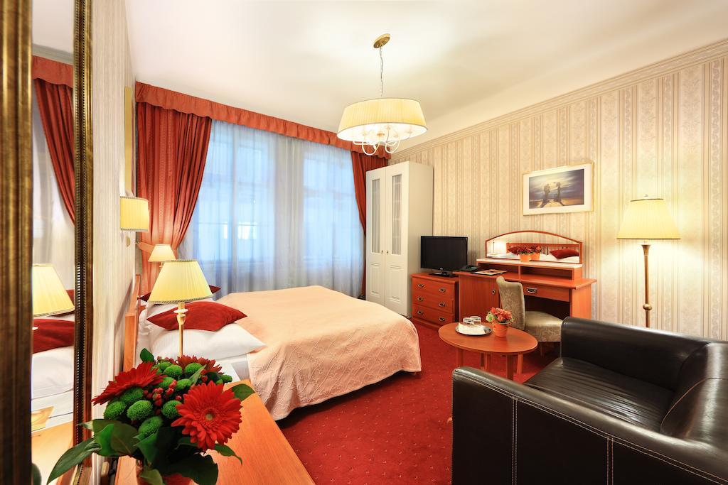 Doppel-/Zweibettzimmer mit Frühstück