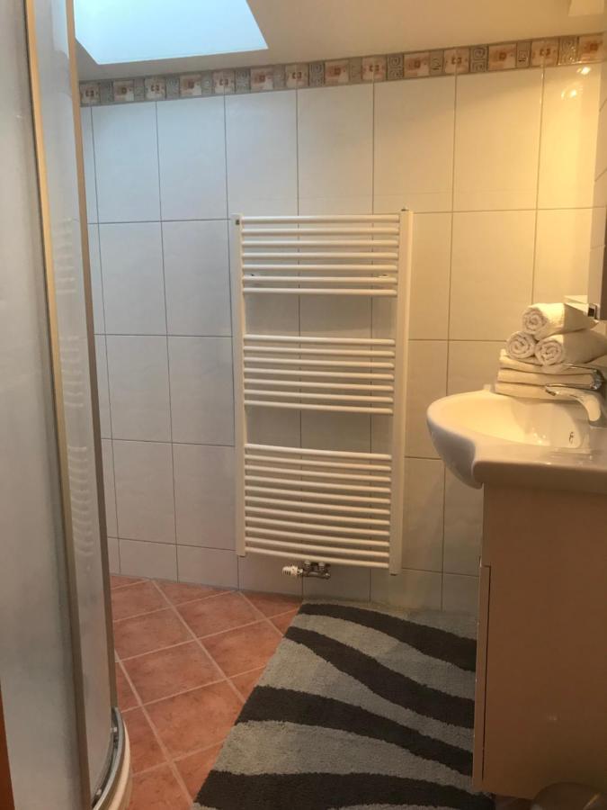 Apartment mit Balkon