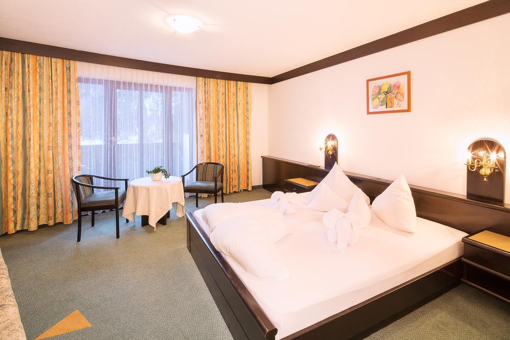 Doppelzimmer mit Balkon