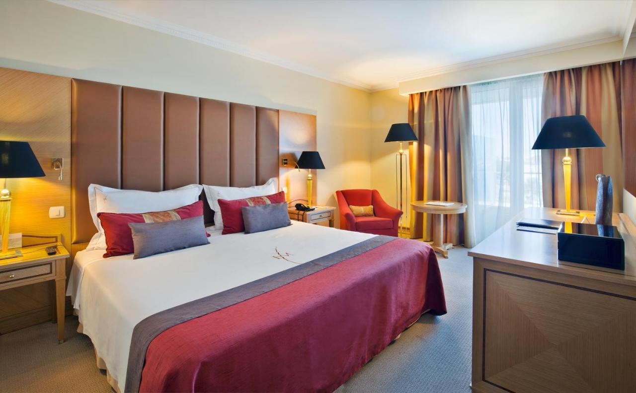 Premium Doppel-/Zweibettzimmer