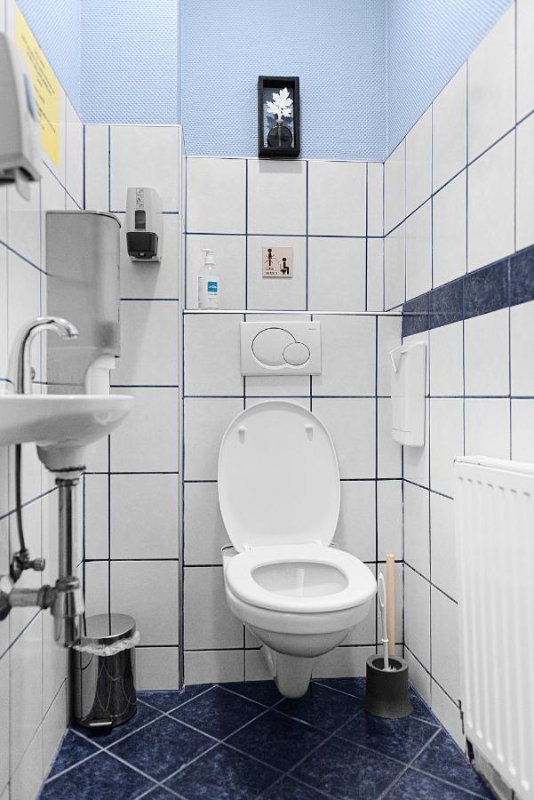 Doppel- oder Zweibettzimmer mit Gemeinschafts-WC