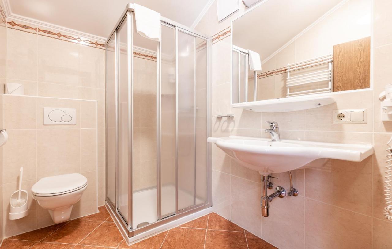 Deluxe Doppel-/Zweibettzimmer mit Balkon