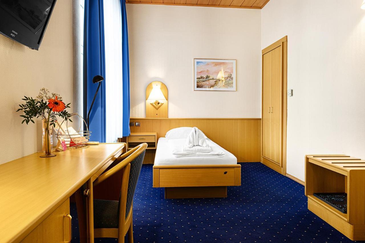 Einzelzimmer mit eigenem Bad