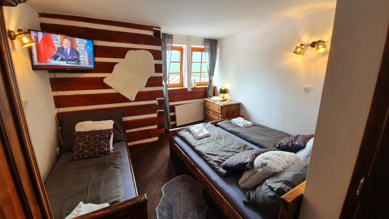 Dreibettzimmer mit Bad