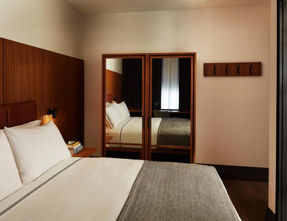 Interior mit Queensize-Bett