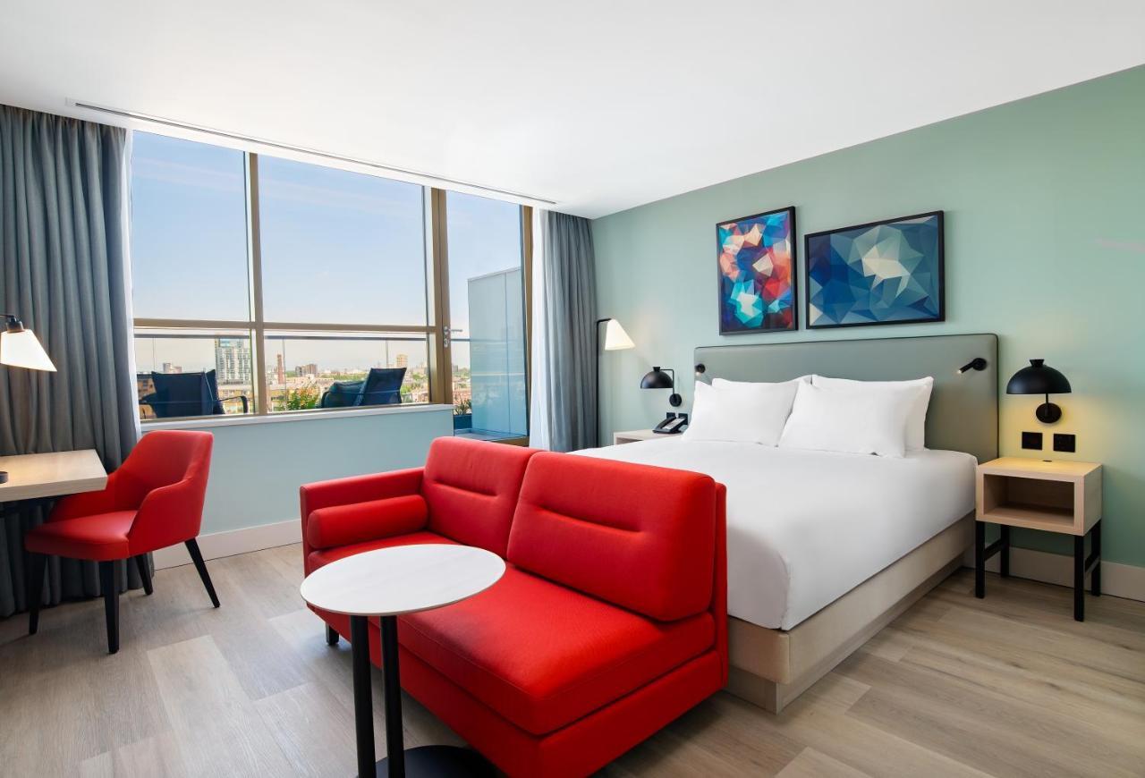 Premium Zimmer mit Kingsize-Bett, Sofa und Balkon