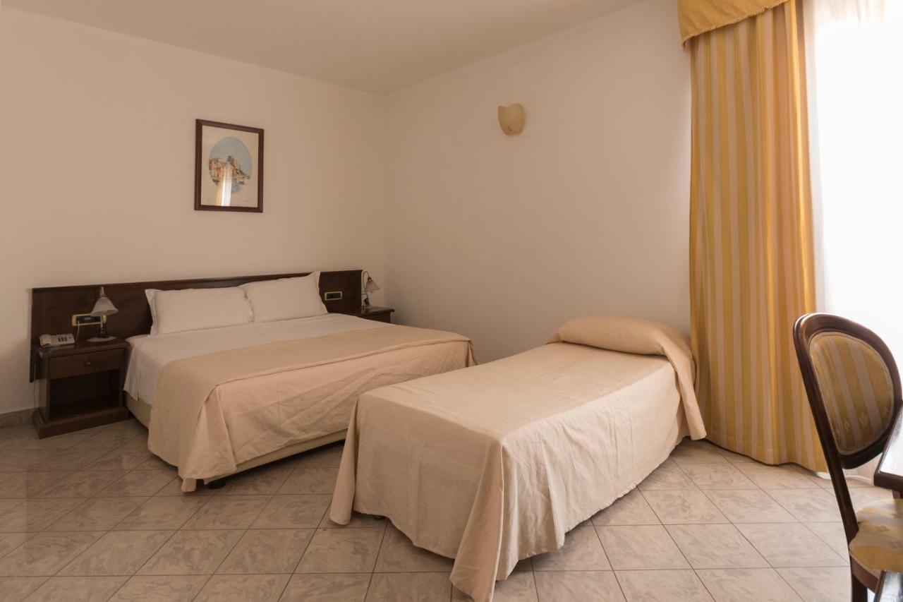 Dreibettzimmer