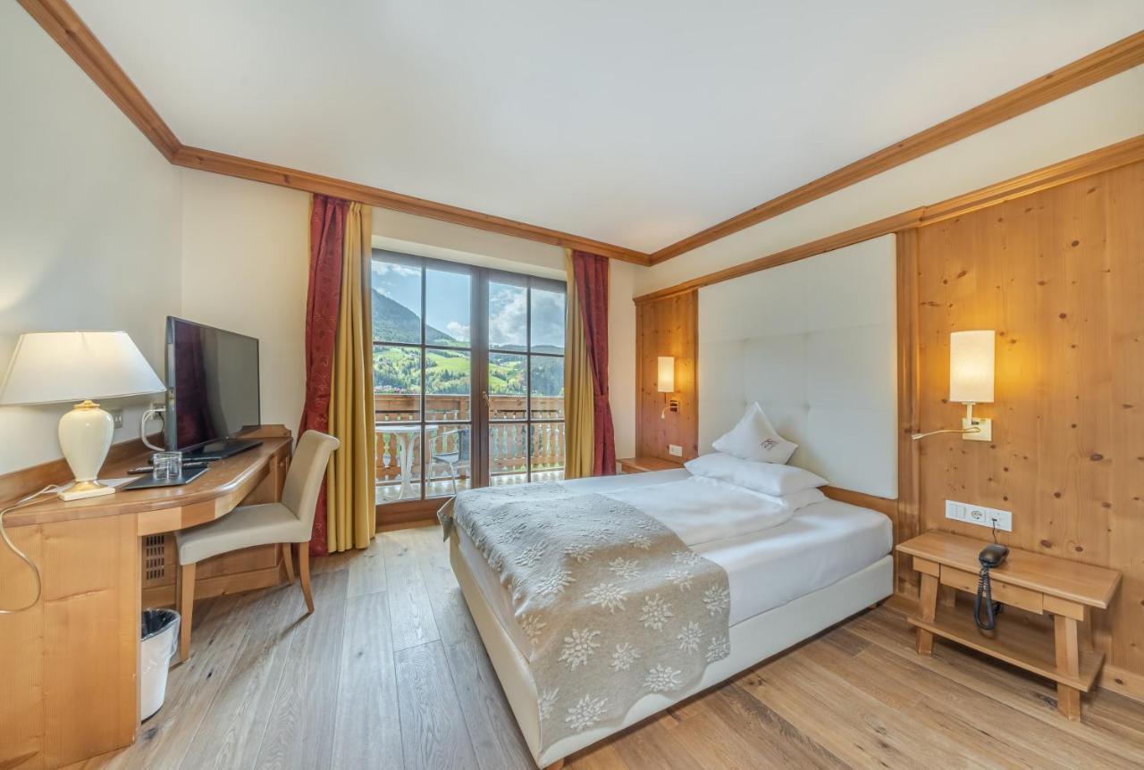 Einzelzimmer mit Balkon