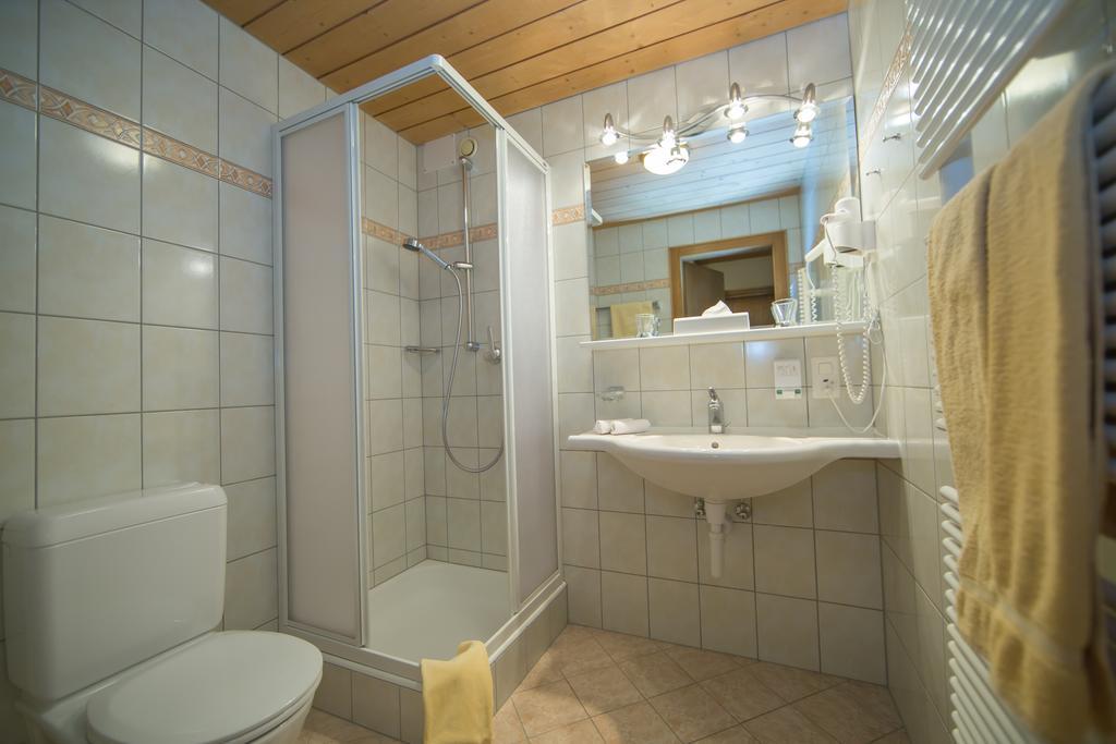 Dreibettzimmer mit Balkon