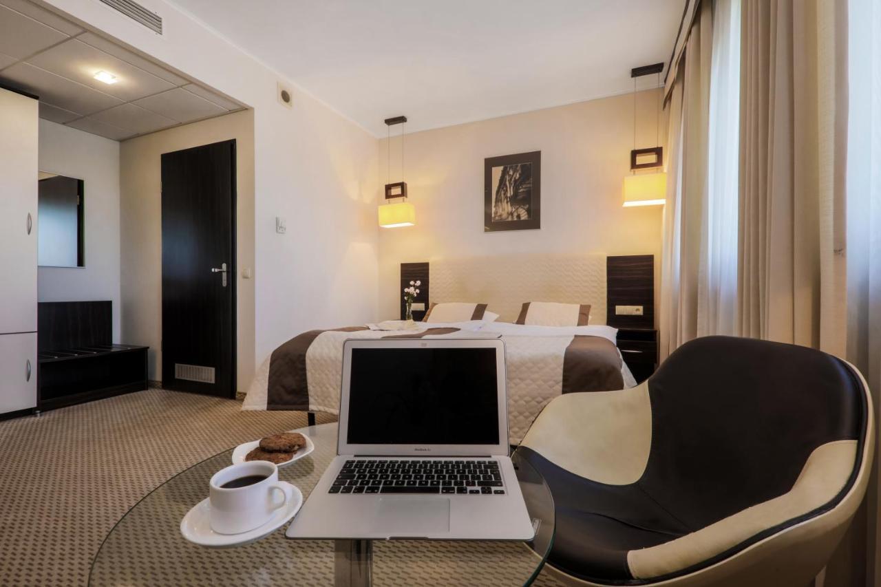 Deluxe Doppelzimmer (2 Erwachsene & 1 Kind)