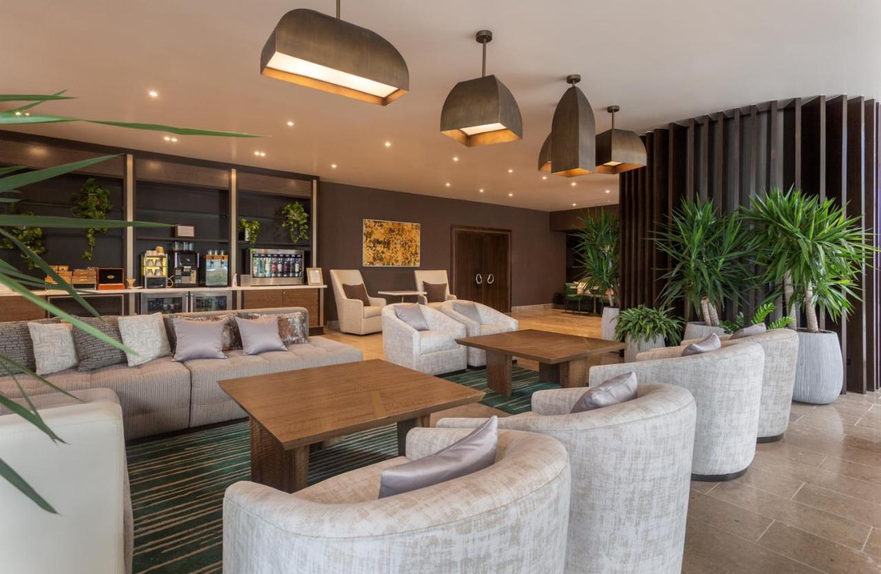 Grand Suite mit 1 Kingsize-Bett, teilweisem Meerblick und Balkon