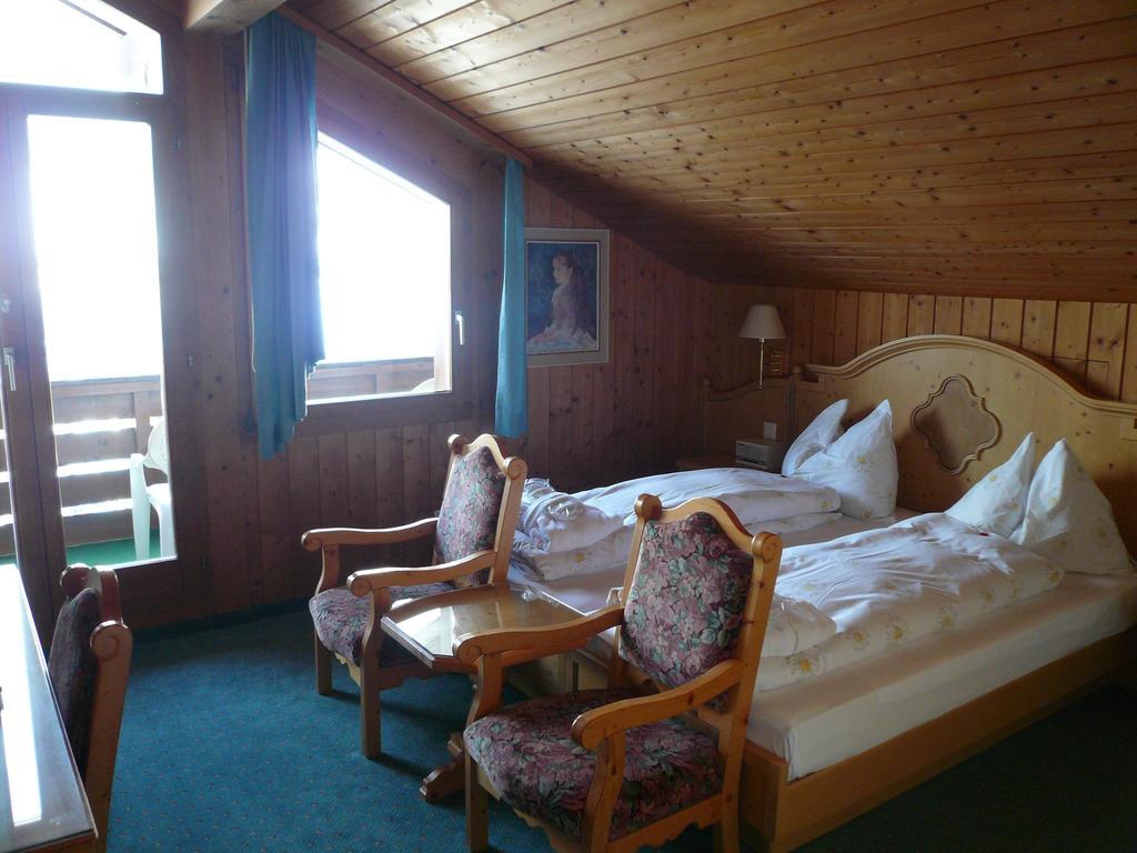 Doppelzimmer mit Balkon