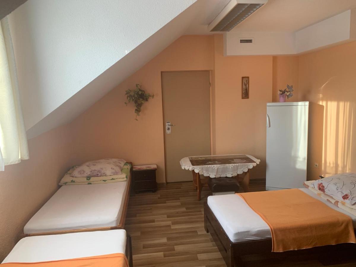 Dreibettzimmer
