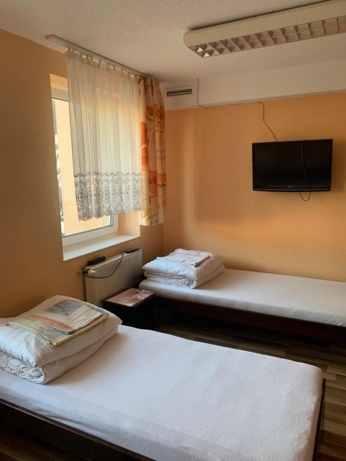 Bett im Schlafsaal für Männer