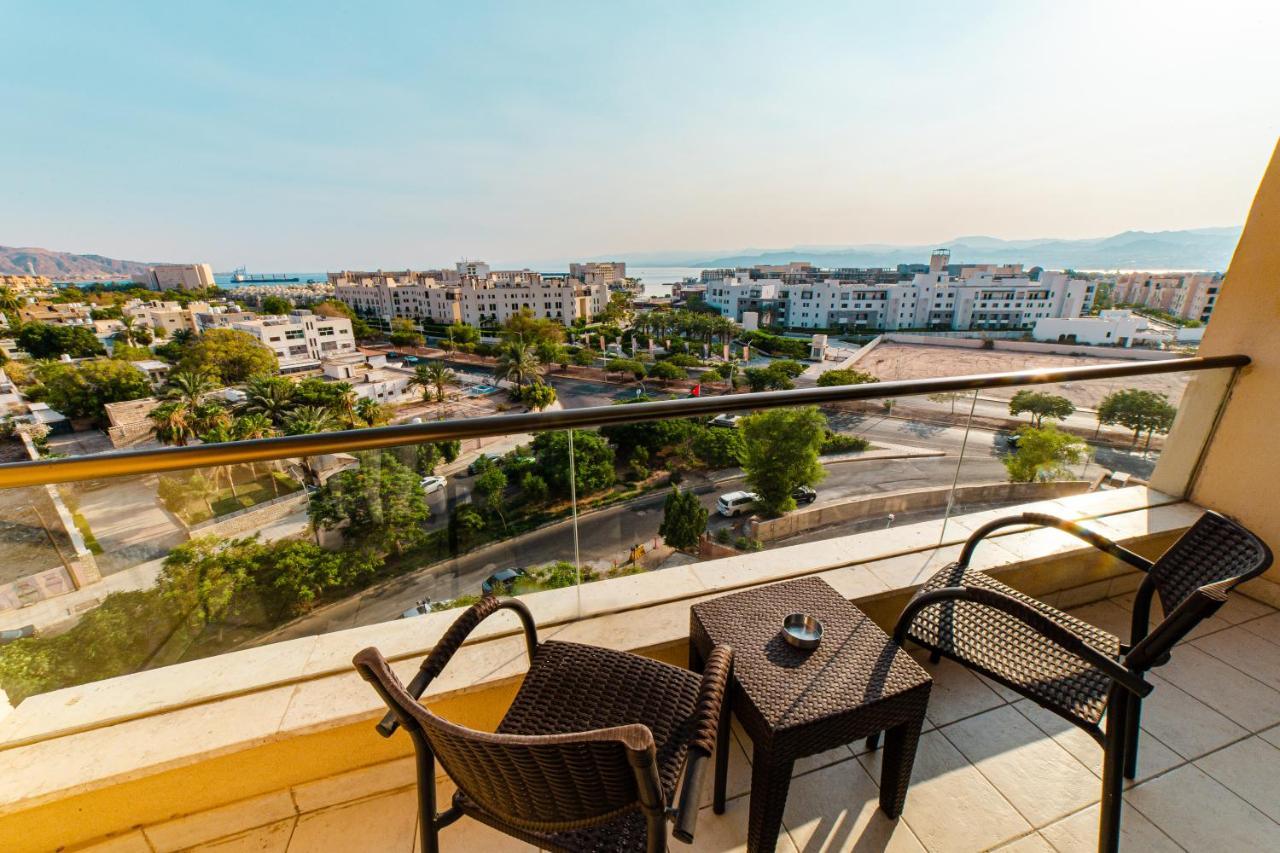 Zweibettzimmer mit Stadtblick