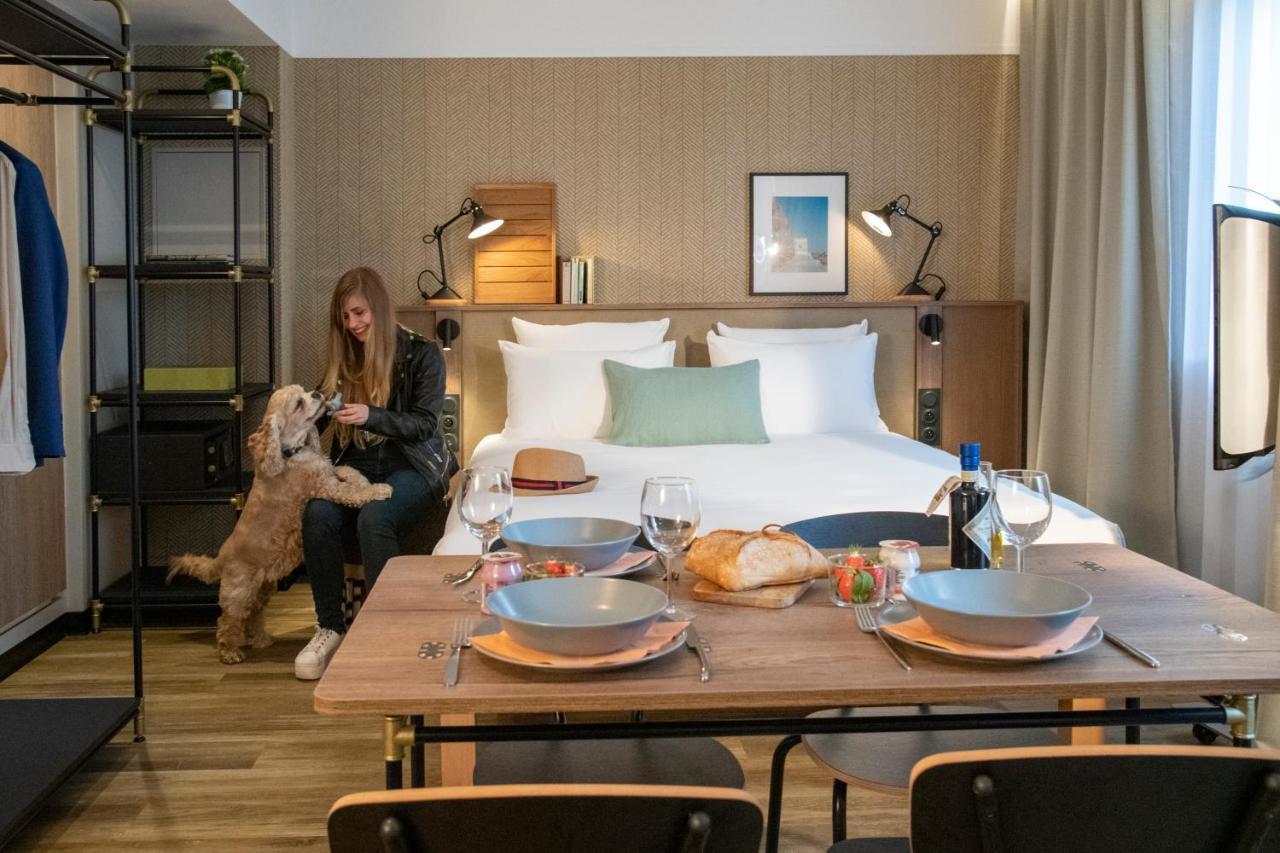 Studio mit Küchenzeile, 1 Doppelbett und Schlafsofa