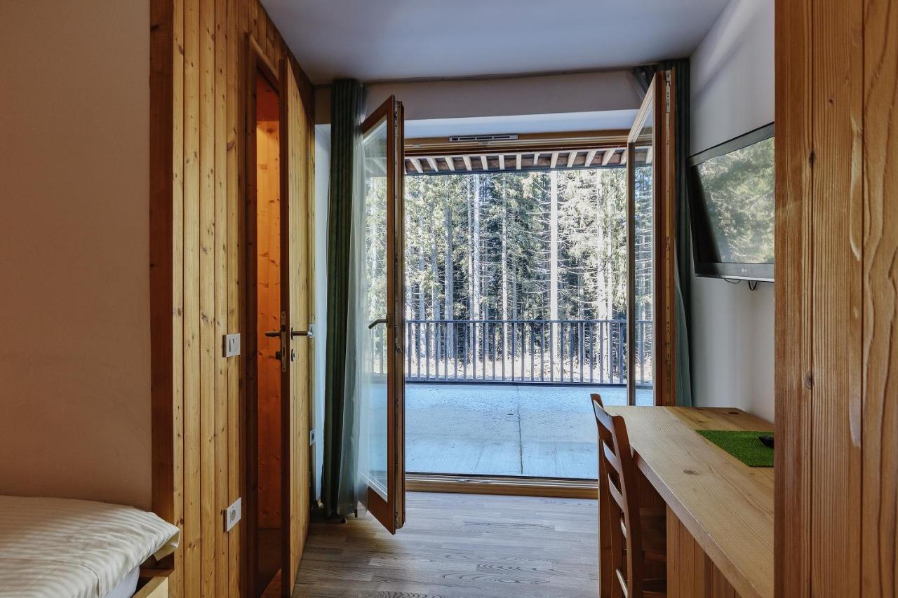 Einzelzimmer mit Balkon