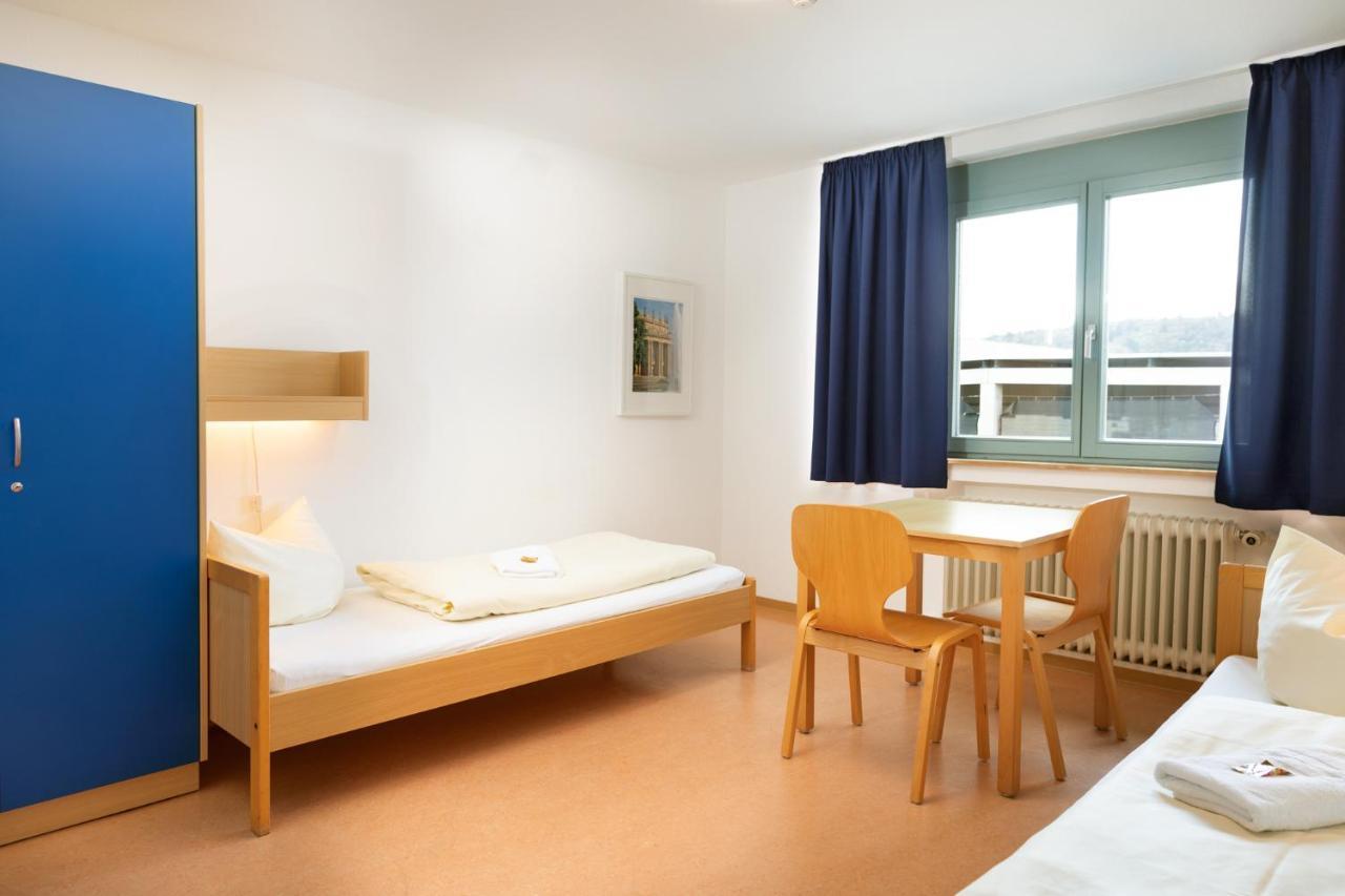 Einzelzimmer mit Gemeinschaftsdusche und -WC