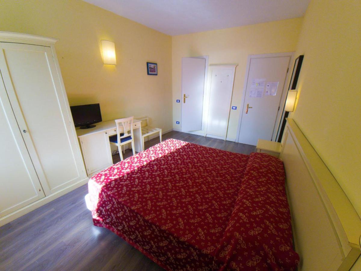 Doppel-/Zweibettzimmer mit Seeblick