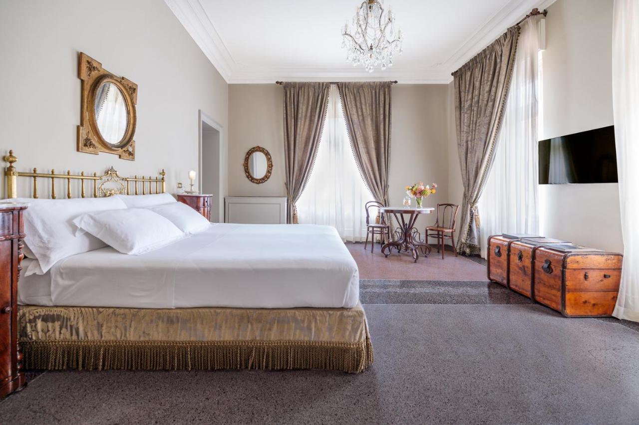 Premium Eckzimmer mit Balkon