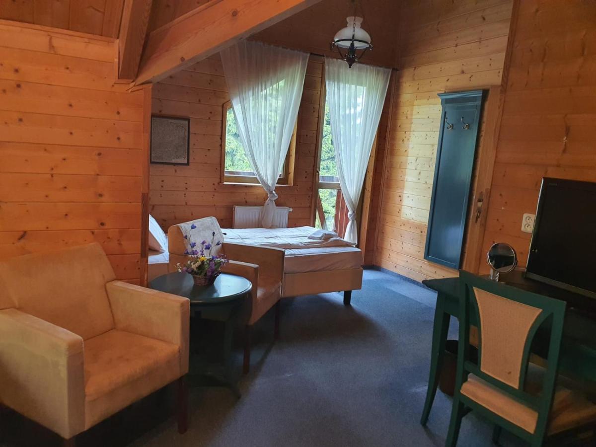 Familienzimmer mit Balkon