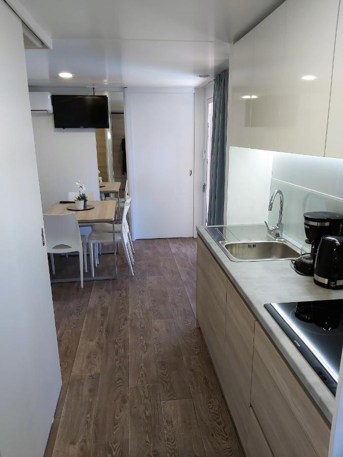 Familien-Mobilheim mit 3 Schlafzimmern und Terrasse