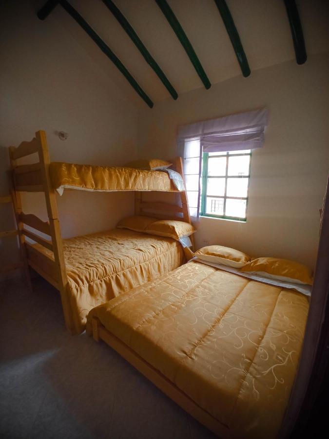 Einzelbett im Schlafsaal