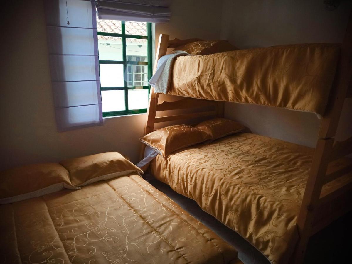 Einzelbett im Schlafsaal