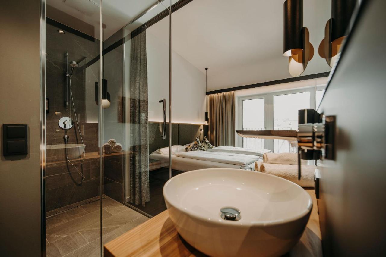 Superior Doppelzimmer mit Zustellbett und Balkon
