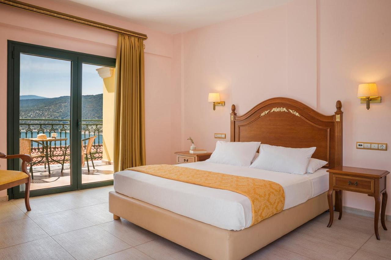 Villa mit 1 Schlafzimmer, eigenem Pool und Meerblick