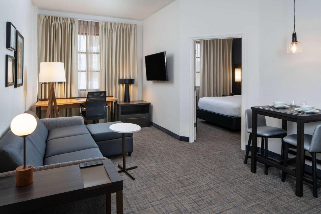 One Bedroom Suite Queen