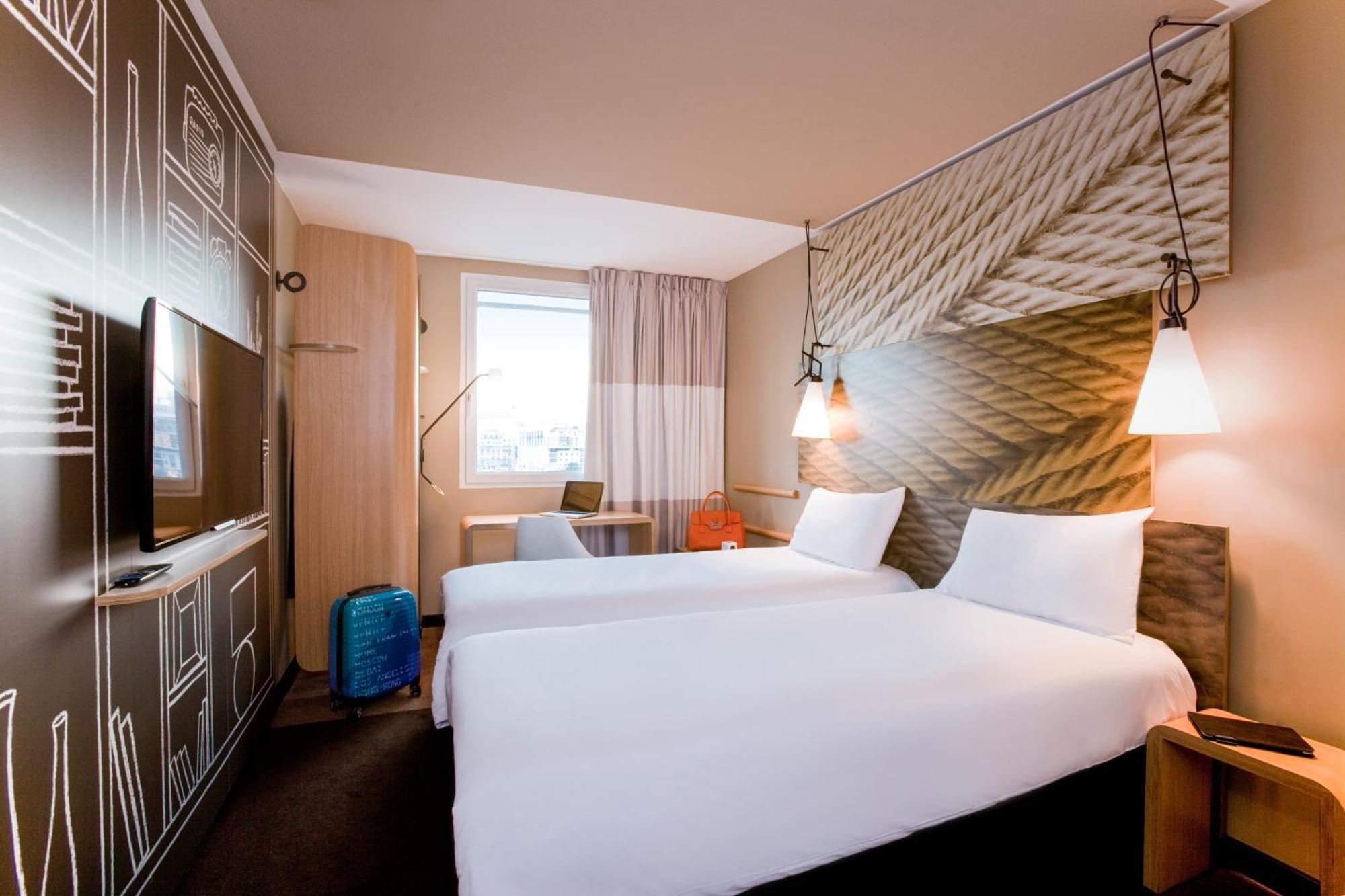 Standard Zimmer mit 1 Doppelbett und 1 Einzelbett