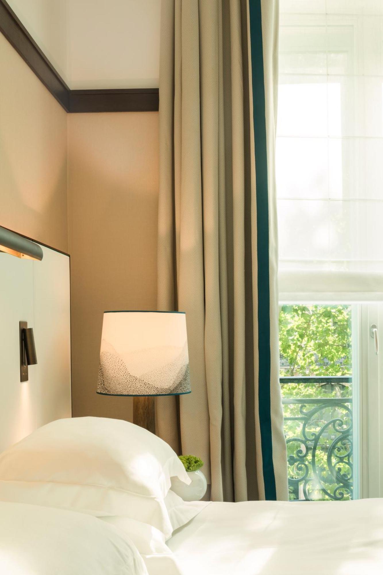 Deluxe Zimmer mit Kingsize-Bett und Aussicht
