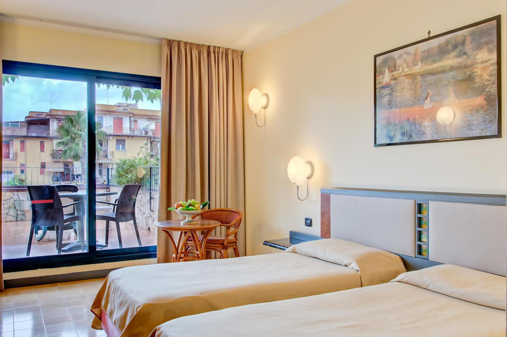 Deluxe Doppel-/Zweibettzimmer mit Balkon