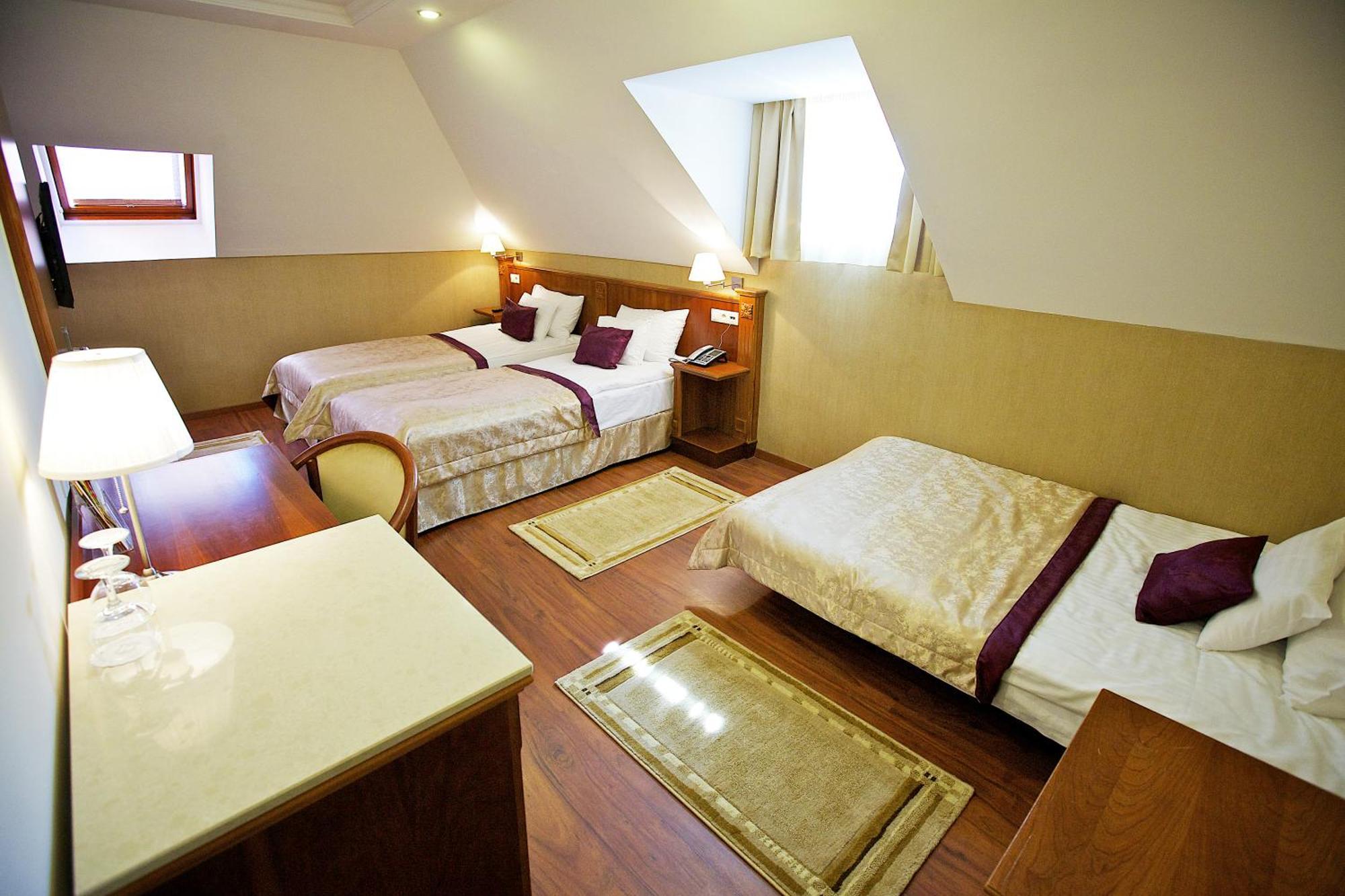 Dreibettzimmer